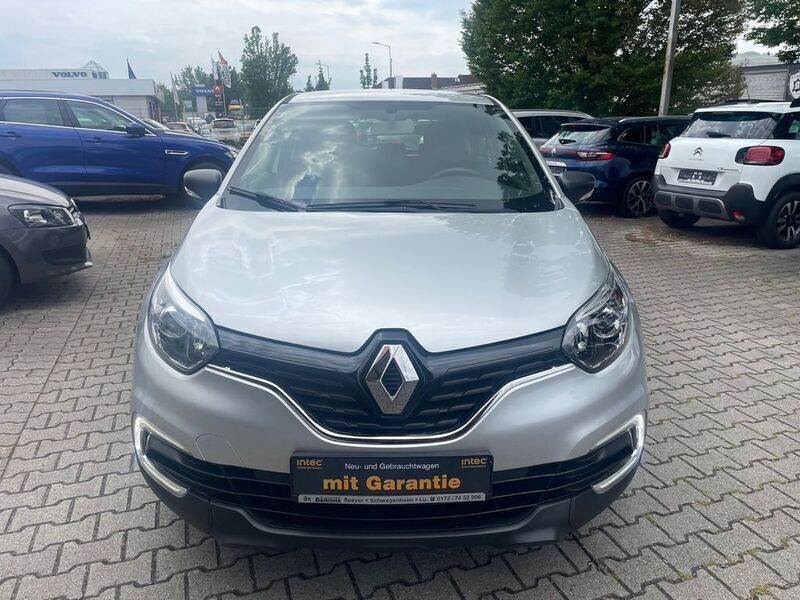 Silber Gebraucht 2018 Renault Captur Life SUV | 9.490 € (Fairer Preis) - Bild 1/4