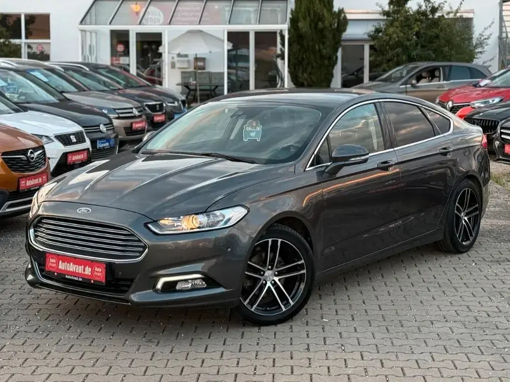 Gebraucht Ford Mondeo Titanium 160 PS (117 kW) 2017 Grau Limousine
