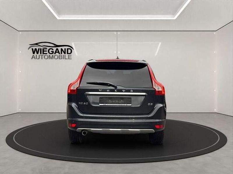 Gebraucht Volvo XC60 Kinetic 150 PS (110 kW) 2016 Schwarz SUV