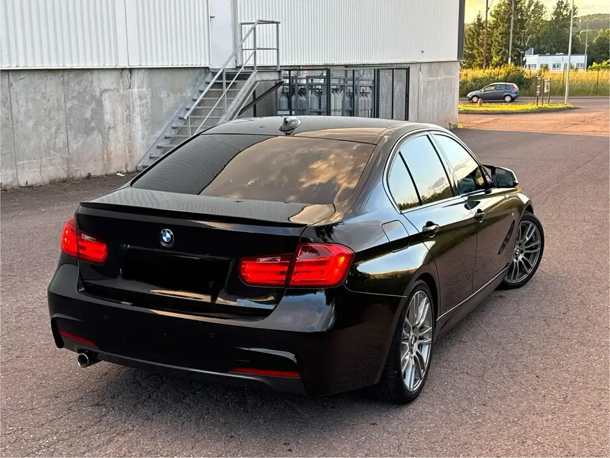Gebraucht BMW 320 M Sport 184 PS (135 kW) 2013 Schwarz Limousine