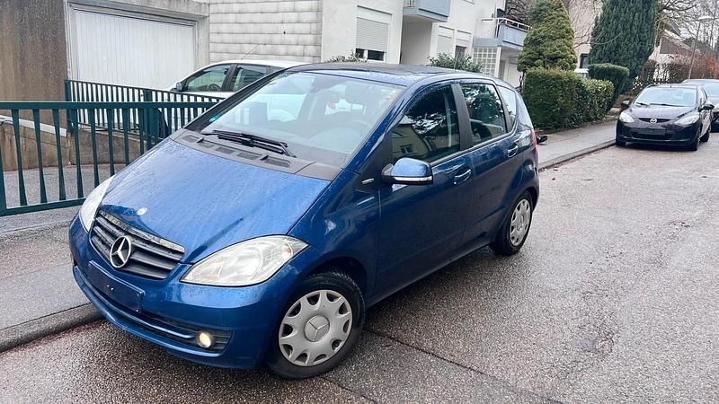 Gebraucht Mercedes A160 Elegance 95 PS (69 kW) 2012 Blau Limousine