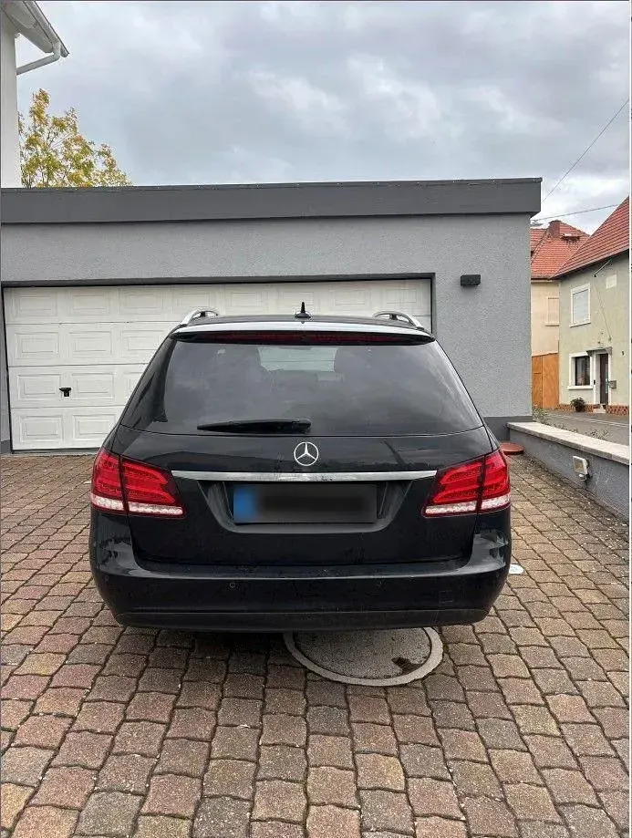Gebraucht Mercedes E220 170 PS (125 kW) 2015 Schwarz Kombi