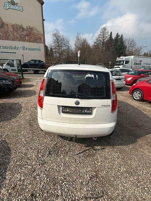 Gebraucht Skoda Roomster 75 PS (55 kW) 2012 Weiß Van / Kleinbus