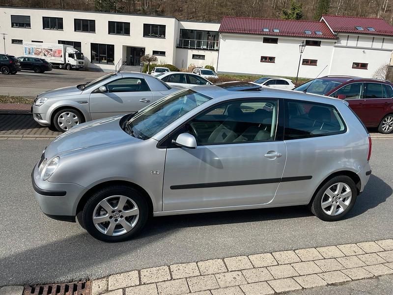 Gebraucht VW Polo 75 PS (55 kW) 2002 Silber Kleinwagen