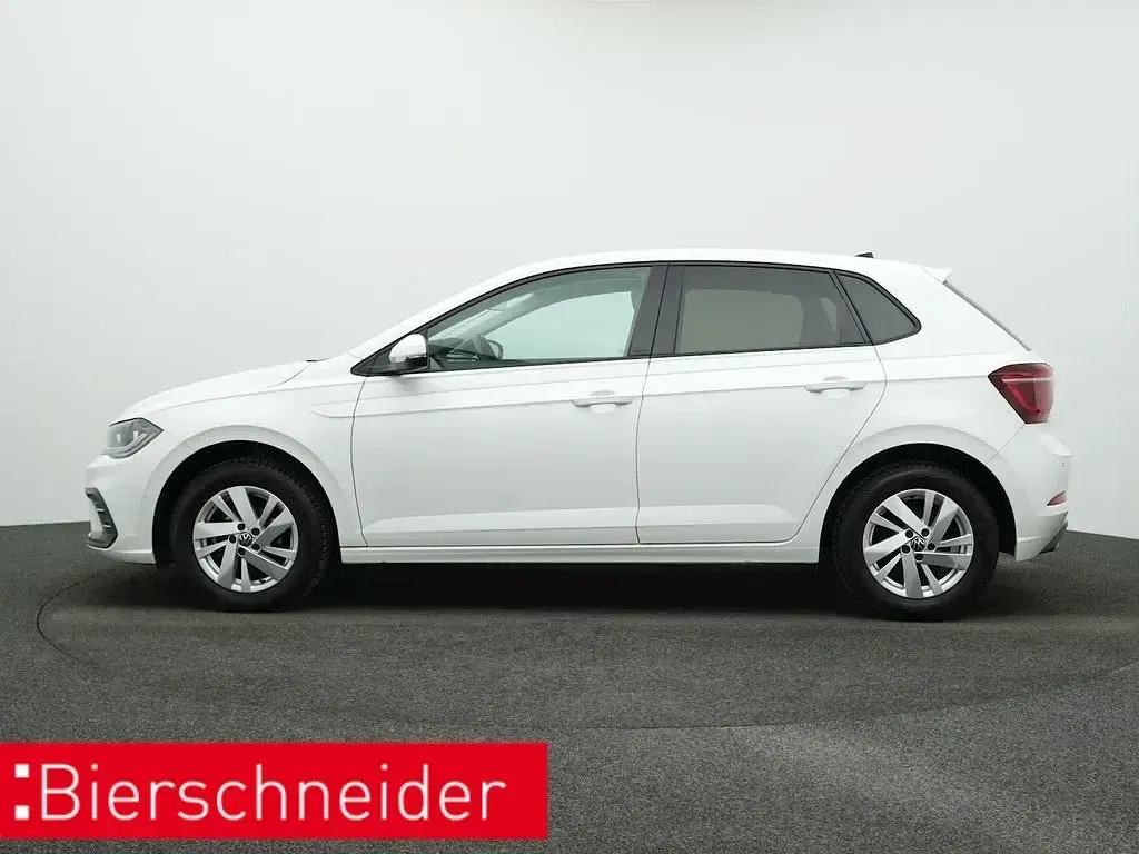 Używany VW Polo Style 95 KM (69 kW) 2024 Biały Sedan/Limuzyna