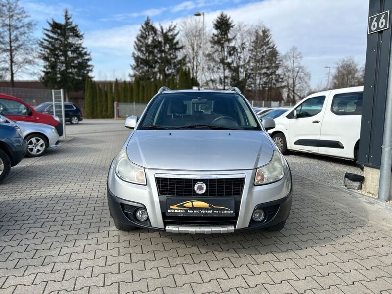 Grau Gebraucht 2008 Fiat Sedici Emotion SUV | 2.100 € (Fairer Preis) - Bild 1/4