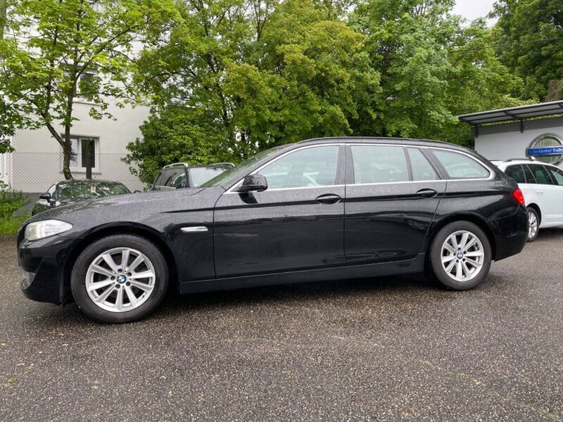 Gebraucht BMW 520 184 PS (135 kW) 2011 Schwarz Kombi