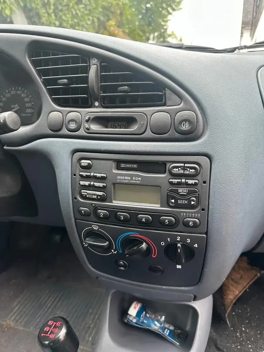 Gebraucht Ford Fiesta 50 PS (36 kW) 1997 Rot Kleinwagen