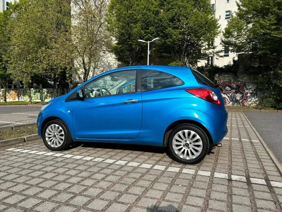 Gebraucht Ford Ka Titanium 69 PS (50 kW) 2012 Blau Kleinwagen