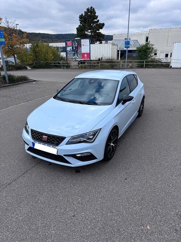Weiß Gebraucht 2020 Cupra Leon Limousine | 24.499 € (Guter Preis) - Bild 1/4