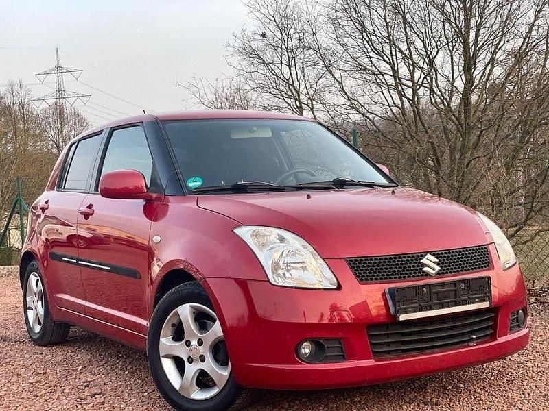 Gebraucht Suzuki Swift Club 92 PS (67 kW) 2007 Rot Kleinwagen