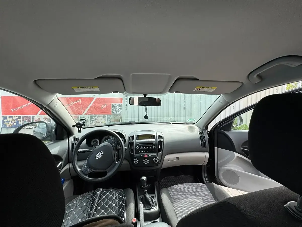 Gebraucht Kia Ceed 90 PS (66 kW) 2009 Schwarz Kleinwagen