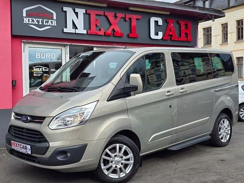 Gebraucht Ford Tourneo Custom Titanium 160 PS (117 kW) 2013 Grau Van