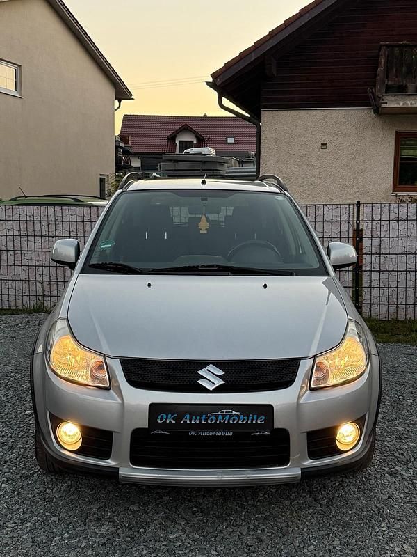 Silber Gebraucht 2006 Suzuki SX4 SUV | 3.690 € (Fairer Preis) - Bild 1/4