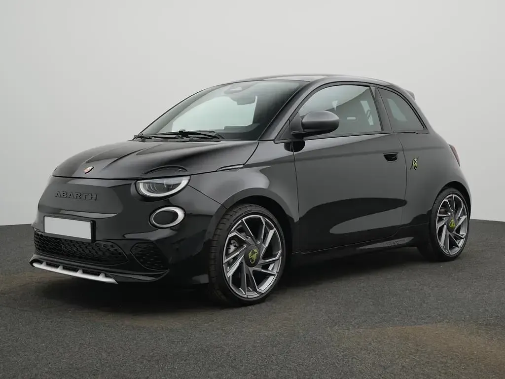 Neu Abarth 500C Turismo 114 kW (155 PS) 2026 Schwarz Cabrio