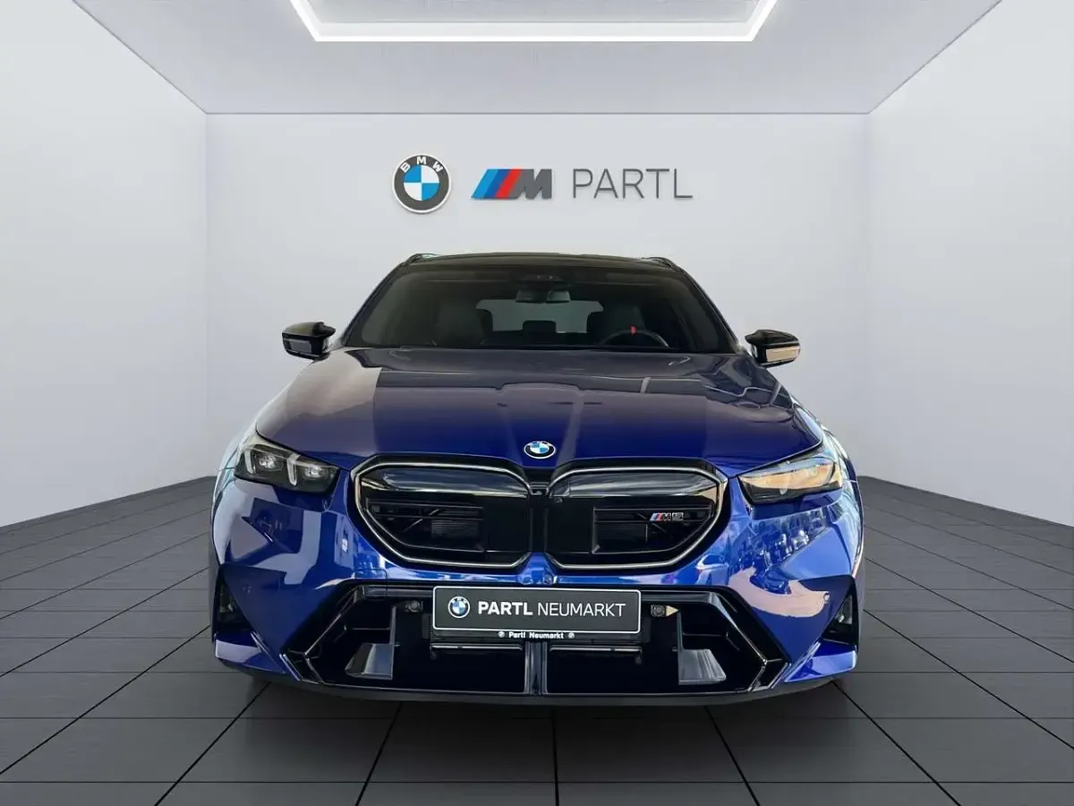 Gebraucht BMW M5 Sport Line 727 PS (534 kW) 2026 M marina bay blau Kombi