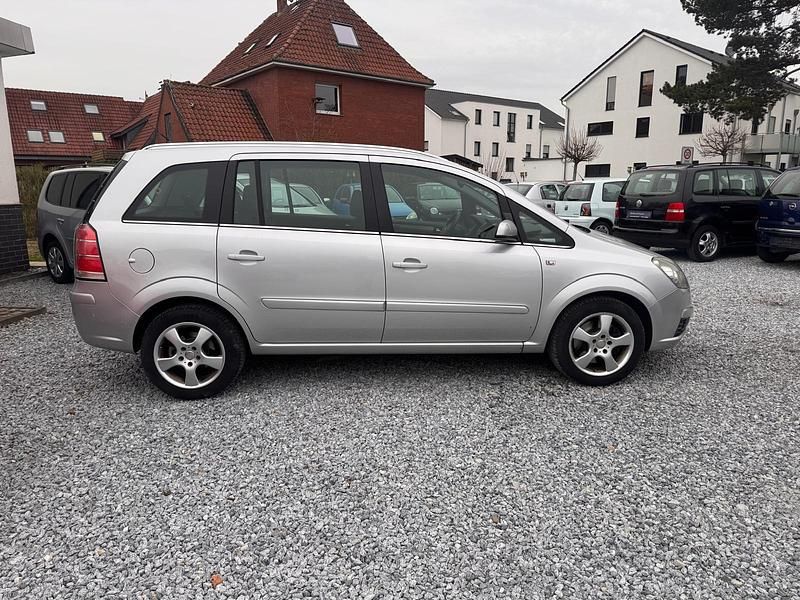 Gebraucht Opel Zafira 95 PS (69 kW) 2007 Silber Van / Kleinbus