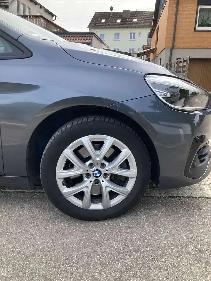 Gebraucht BMW 218 Gran Tourer Advantage 150 PS (110 kW) 2020 Grau Van / Kleinbus