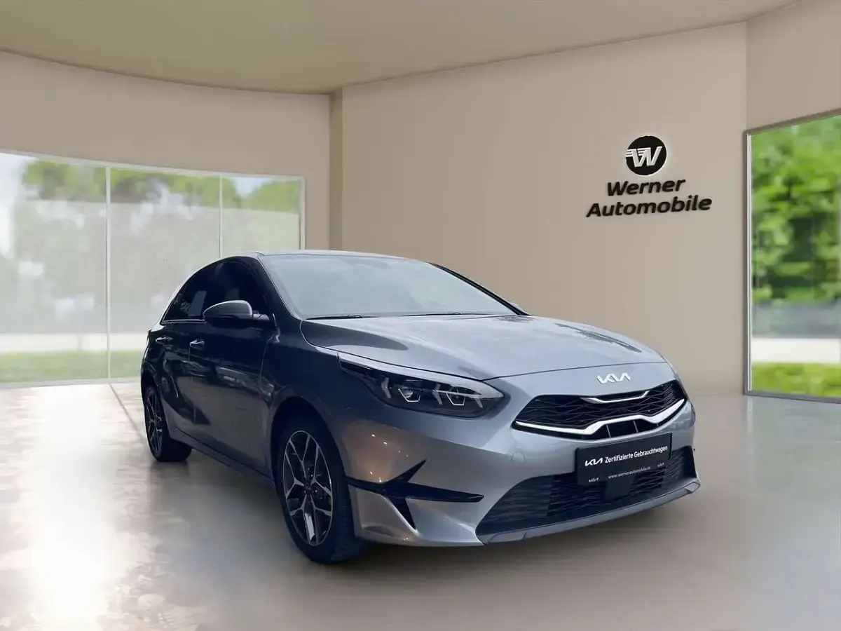 Gebraucht Kia Ceed Spirit 141 PS (103 kW) 2025 Silber Kleinwagen