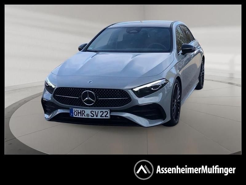 Grau Gebraucht 2025 Mercedes A200 AMG Limousine | 38.979 € (Teuer) - Bild 1/4