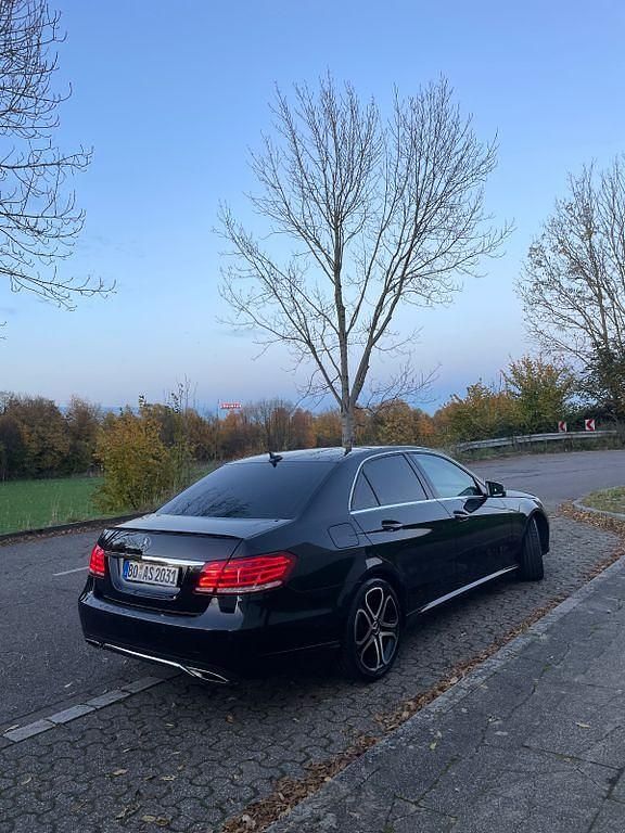 Gebraucht Mercedes E220 Edition 170 PS (125 kW) 2014 Schwarz Limousine