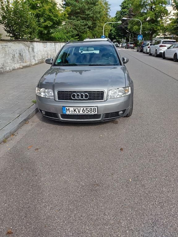 Silber Gebraucht 2004 Audi A4 S-Line Kombi | 900 € (Superpreis) - Bild 1/4