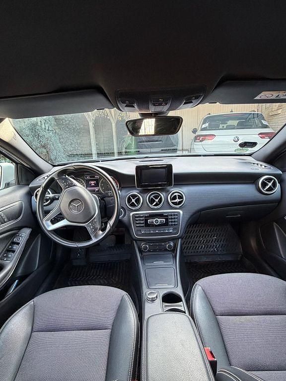 Gebraucht Mercedes A180 122 PS (89 kW) 2014 Silber Limousine