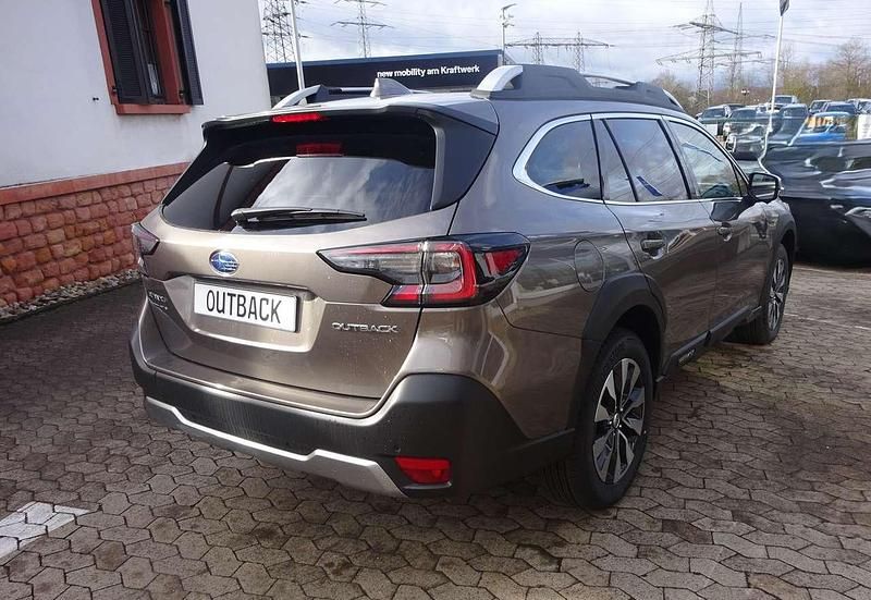 Neu Subaru Outback Platinum 169 PS (124 kW) 2025 Brilliant bronze SUV
