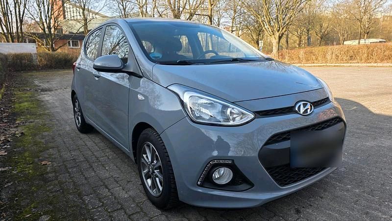 Gebraucht Hyundai i10 Intro Edition 67 PS (49 kW) 2014 Grau Kleinwagen