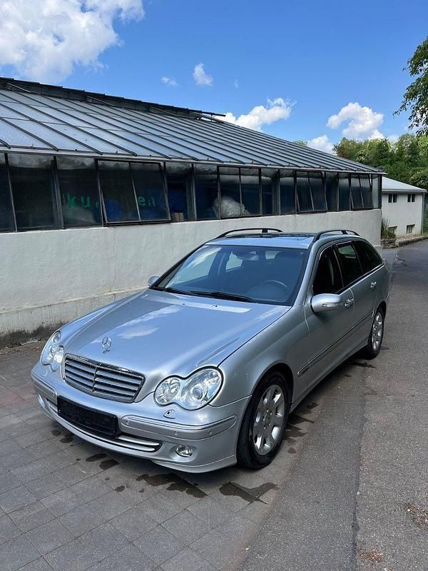 Silber Gebraucht 2004 Mercedes 230 Kombi | 5.000 € - Bild 1/4