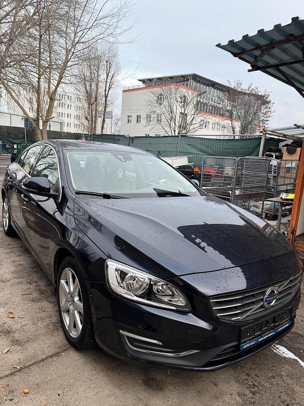 Gebraucht Volvo S60 120 PS (88 kW) 2017 Schwarz Limousine