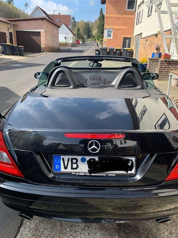 Gebraucht Mercedes SLK200 163 PS (119 kW) 2007 Schwarz Cabrio