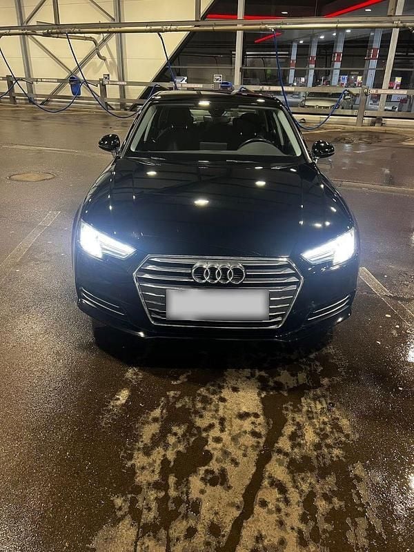 Gebraucht Audi A4 Sport 150 PS (110 kW) 2017 Schwarz Limousine