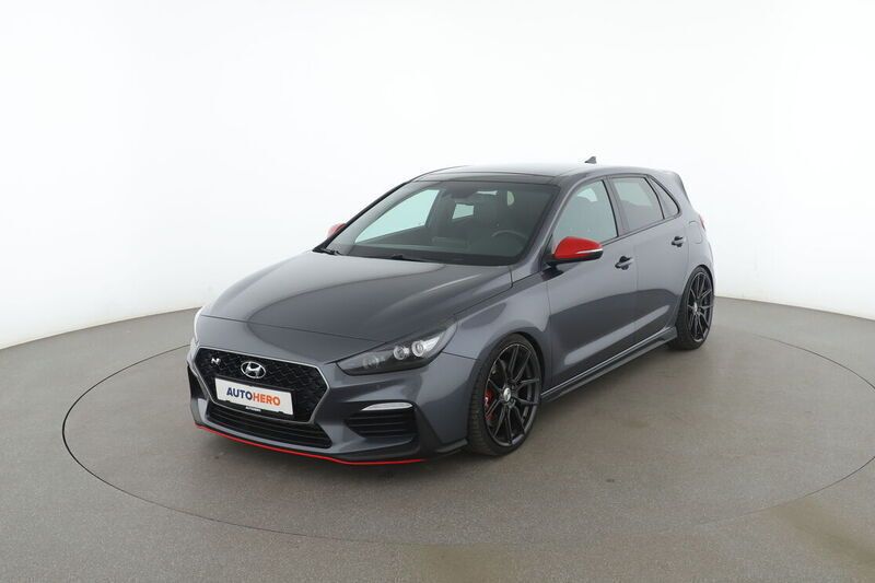 Grau Gebraucht 2019 Hyundai i30 N Performance Limousine | 24.980 € (Etwas zu teuer) - Bild 1/4
