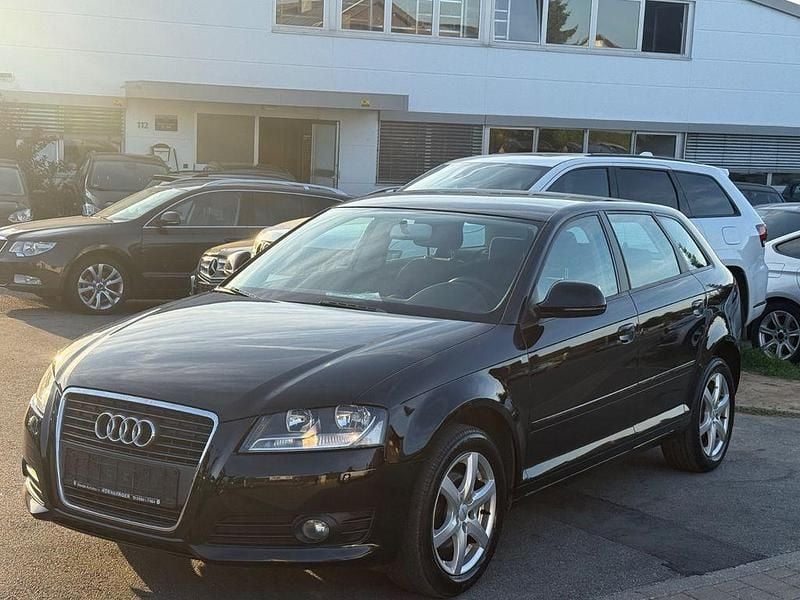 Schwarz Gebraucht 2010 Audi A3 Sportback Attraction Limousine | 6.499 € (Fairer Preis) - Bild 1/4