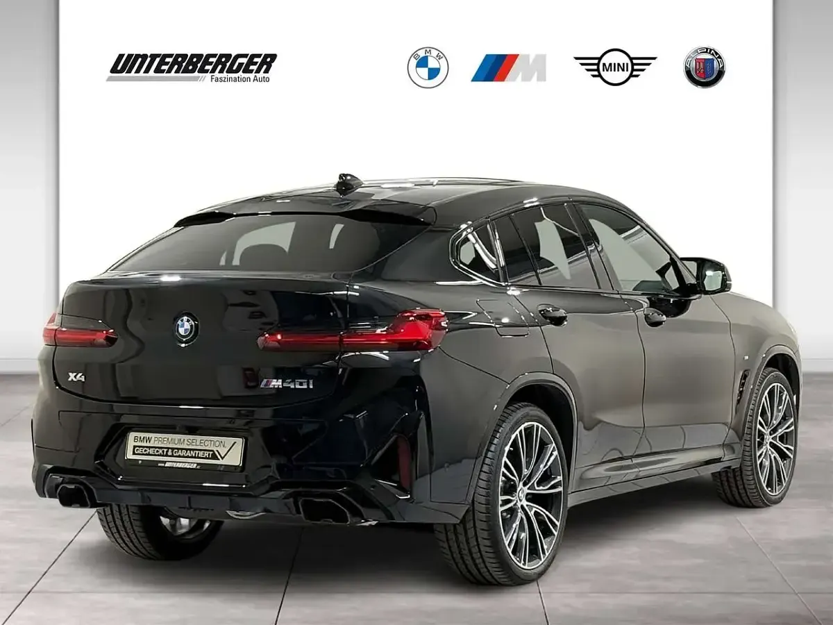 Gebraucht BMW X4 M M Sport 360 PS (264 kW) 2025 Saphirschwarz SUV