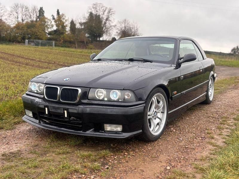 Schwarz Gebraucht 1996 BMW 318 Cabriolet M Sport Cabrio | 5.999 € (Fairer Preis) - Bild 1/4