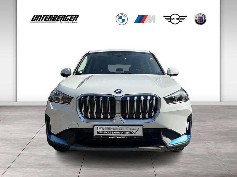 Gebraucht BMW iX1 Performance 200 kW (272 PS) 2022 Weiß SUV