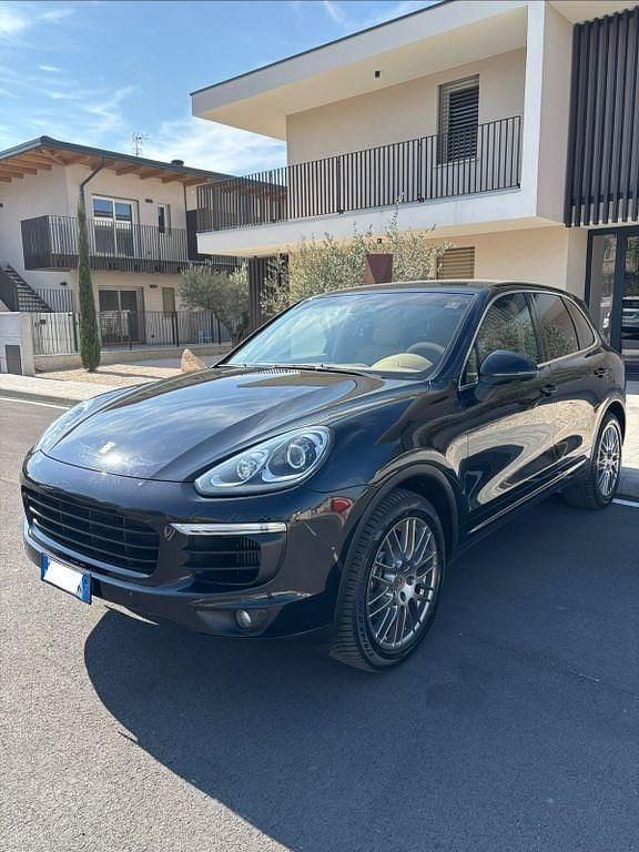 Begagnad Porsche Cayenne 262 HK (192 kW) 2015 Svart SUV