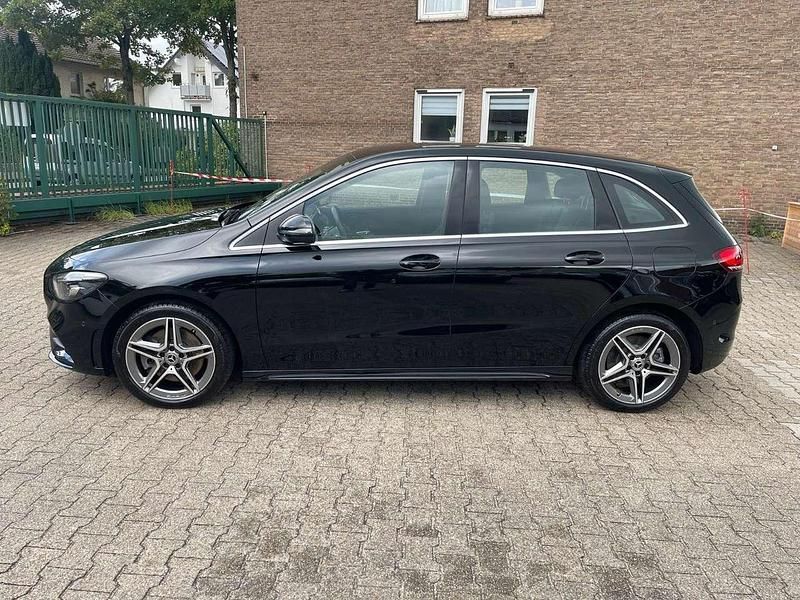 Gebraucht Mercedes E250 AMG line 218 PS (160 kW) 2022 Schwarz Limousine