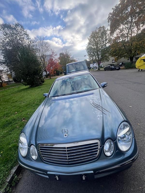 Gebraucht Mercedes E320 204 PS (150 kW) 2003 Silber Limousine