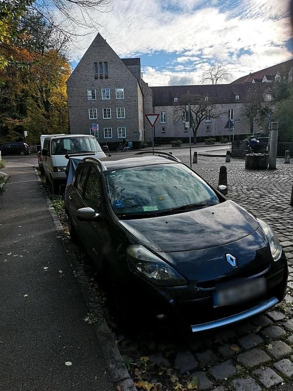 Schwarz Gebraucht 2011 Renault Clio GrandTour Kombi | 2.799 € - Bild 1/4