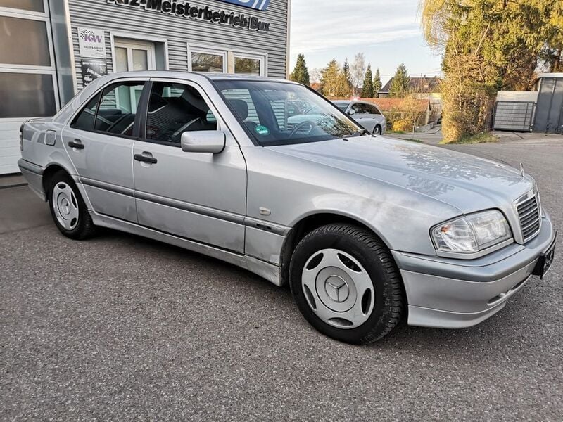 Gebraucht Mercedes C180 122 PS (89 kW) 1998 Silber Limousine