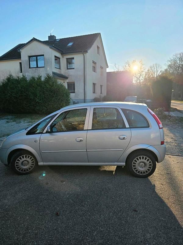 Gebraucht Opel Meriva 90 PS (66 kW) 2005 Silber Van / Kleinbus