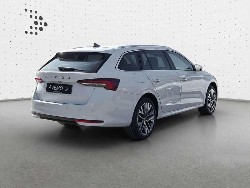 Neu Skoda Octavia 150 PS (110 kW) 2026 Moonweiß perleffekt Kombi