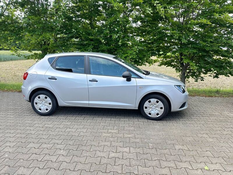 Silber Gebraucht 2017 Seat Ibiza Reference Kleinwagen | 6.500 € (Guter Preis) - Bild 1/4