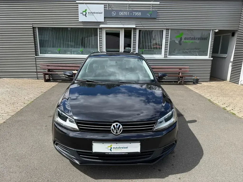 Gebraucht VW Jetta Comfortline 122 PS (89 kW) 2012 Deep black perleffekt Limousine