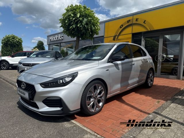 Silber Gebraucht 2020 Hyundai i30 N Line Limousine | 19.250 € (Fairer Preis) - Bild 1/4