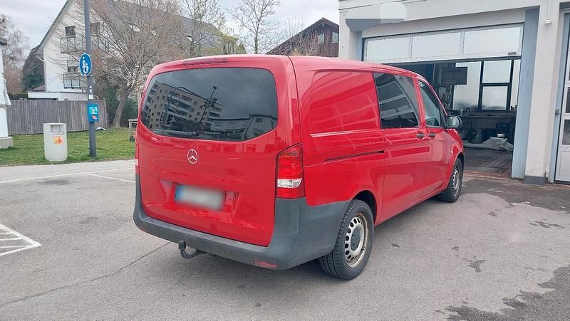 Second-hand Mercedes Vito 190 CP (139 kW) 2018 Roșu Van