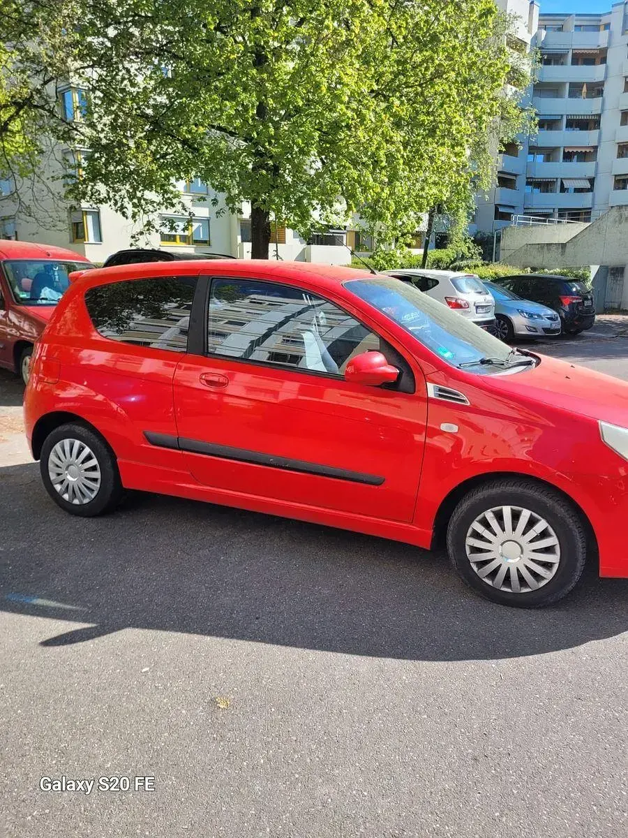 Używany Chevrolet Aveo LT 101 KM (74 kW) 2009 Czerwony Sedan/Limuzyna